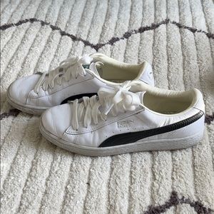 Puma sneakers sz 8